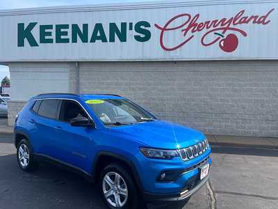 2023 Jeep Compass, $19940. Photo 1
