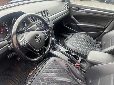 2017 Volkswagen Passat, $13490. Photo 10