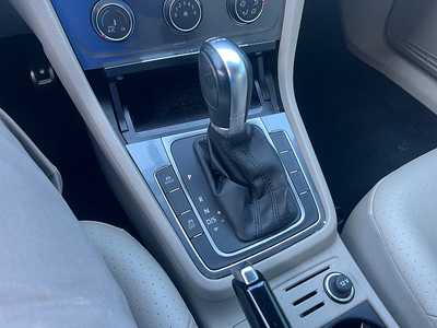 2017 Volkswagen Golf, $14830. Photo 12