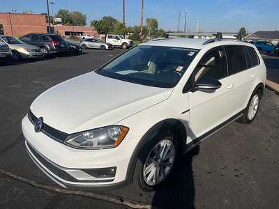 2017 Volkswagen Golf, $14830. Photo 3