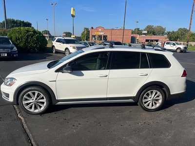 2017 Volkswagen Golf, $14830. Photo 4
