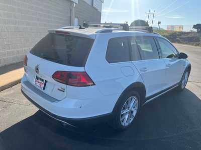 2017 Volkswagen Golf, $14830. Photo 6