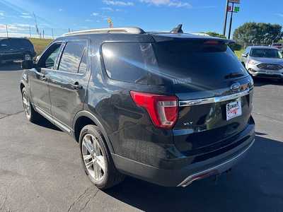 2017 Ford Explorer, $12890. Photo 8