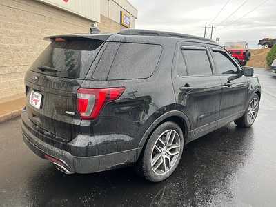 2017 Ford Explorer, $15990. Photo 9
