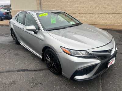 2021 Toyota Camry, $23540. Photo 4