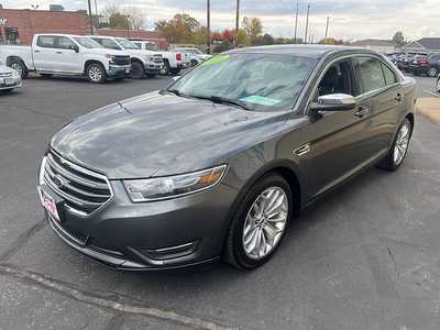 2016 Ford Taurus, $9645. Photo 4