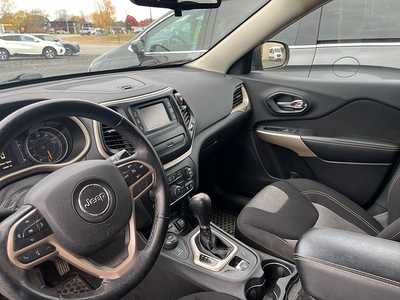 2017 Jeep Cherokee, $12845. Photo 12