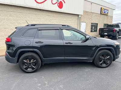 2017 Jeep Cherokee, $12845. Photo 5