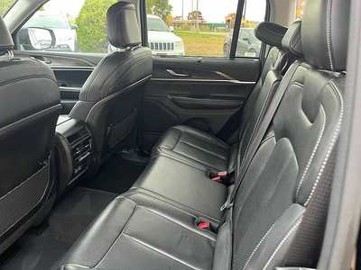 2023 Jeep Grand Cherokee, $30845. Photo 9
