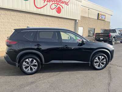 2021 Nissan Rogue, $18555. Photo 8