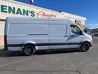 2020 Mercedes-Benz Sprinter, $29955. Photo 8