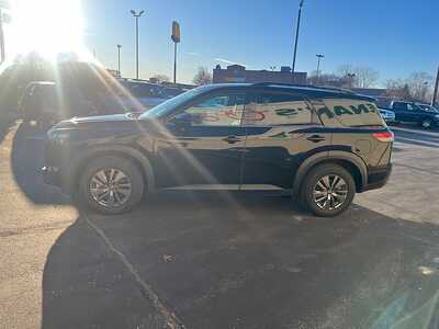 2024 Nissan Pathfinder, $28990. Photo 6