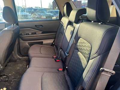 2024 Nissan Pathfinder, $28990. Photo 8