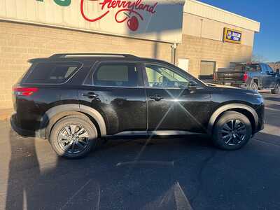 2024 Nissan Pathfinder, $28990. Photo 9