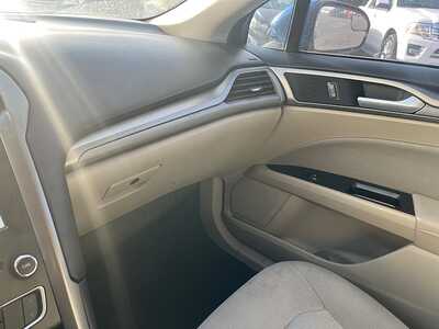 2017 Ford Fusion, $10750. Photo 9