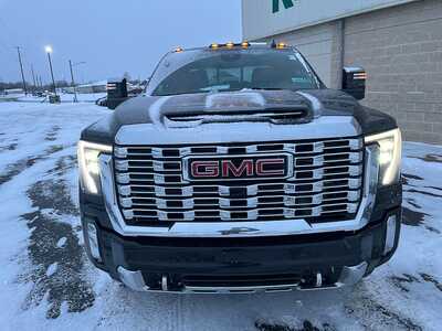 2024 GMC 2500 Crew Cab, $69843. Photo 3