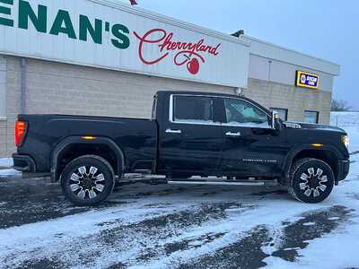 2024 GMC 2500 Crew Cab, $69843. Photo 7