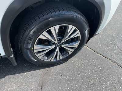 2023 Nissan Rogue, $19977. Photo 10
