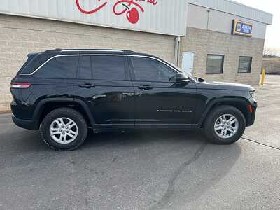 2023 Jeep Grand Cherokee, $25985. Photo 9