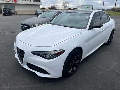 2020 Alfa Romeo Giulia, $16990. Photo 4
