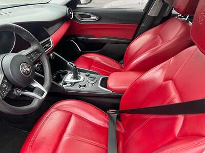 2020 Alfa Romeo Giulia, $16990. Photo 8