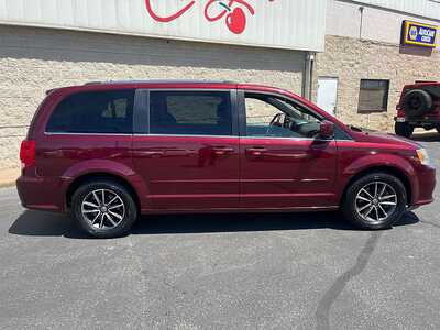 2017 Dodge Caravan, Grand, $11880. Photo 9