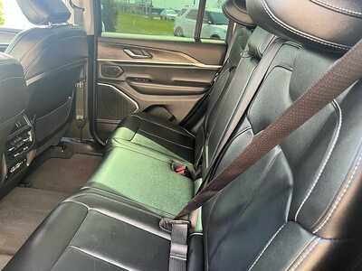 2022 Jeep Grand Cherokee, $25990. Photo 11