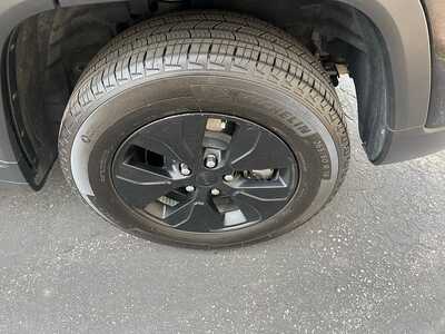 2022 Jeep Grand Cherokee, $25990. Photo 12