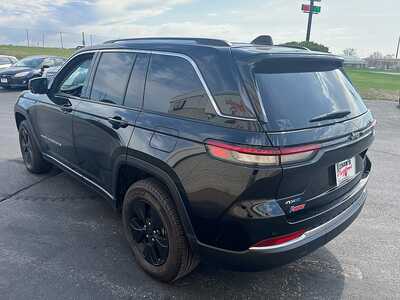 2022 Jeep Grand Cherokee, $25990. Photo 6