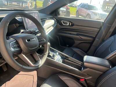 2024 Jeep Compass, $26480. Photo 6