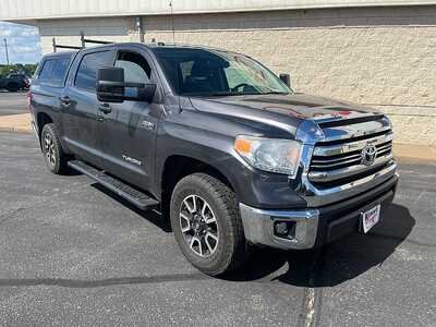 2016 Toyota Tundra Crew Cab, $27650. Photo 2
