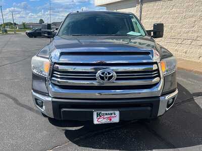 2016 Toyota Tundra Crew Cab, $27650. Photo 3