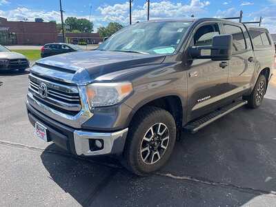 2016 Toyota Tundra Crew Cab, $27650. Photo 4