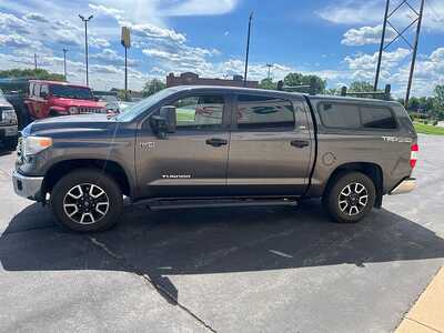 2016 Toyota Tundra Crew Cab, $27650. Photo 5