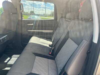 2016 Toyota Tundra Crew Cab, $27650. Photo 9