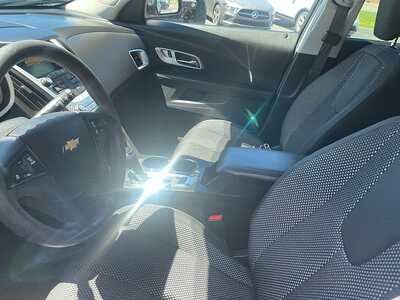 2017 Chevrolet Equinox, $12650. Photo 9