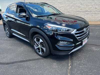 2018 Hyundai Tucson, $11790. Photo 2
