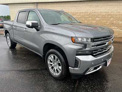 2020 Chevrolet 1500 Crew Cab, $23788. Photo 2