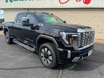 2025 GMC 2500 Crew Cab, $72950. Photo 2