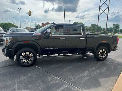 2025 GMC 2500 Crew Cab, $72950. Photo 4