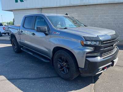 2020 Chevrolet 1500 Crew Cab, $32490. Photo 2