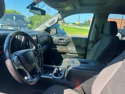 2020 Chevrolet 1500 Crew Cab, $32490. Photo 9