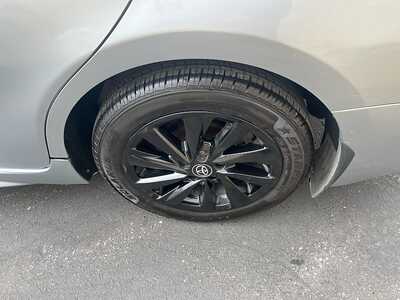 2021 Toyota Camry, $21988. Photo 11