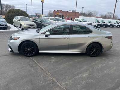 2021 Toyota Camry, $21988. Photo 4