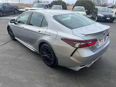 2021 Toyota Camry, $21988. Photo 5