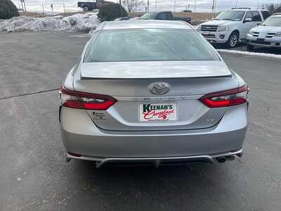 2021 Toyota Camry, $21988. Photo 6