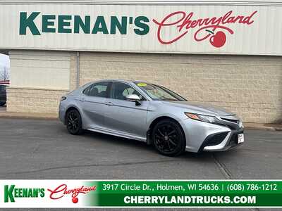 2021 Toyota Camry, $21988. Photo 1