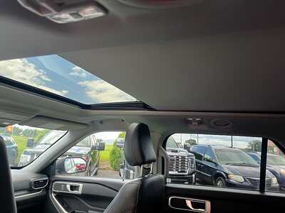 2021 Ford Explorer, $23785. Photo 10