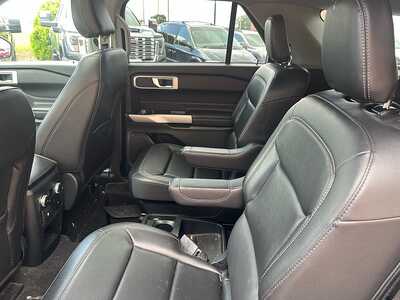 2021 Ford Explorer, $23785. Photo 9