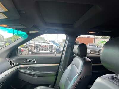 2017 Ford Explorer, $16990. Photo 9